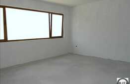 Vanzare apartament 3 camere, zona strazii Urusagului, semifinisat