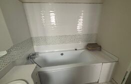 Apartament 3 camere, 57 mp, 2 balcoane, parcare, zona Eroilor 