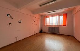 Spațiu de birou, 26 mp, zona P-ța 1 Mai