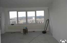 Imobil DEOSEBIT cu 500 mp utili si 8 camere !!!