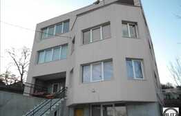 Imobil DEOSEBIT cu 500 mp utili si 8 camere !!!