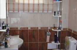 O Casa Ideala Pentru Locuit ! Finisaje Si Design Deosebit !