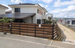 Casa individuala moderna cu panouri fotovoltaice, 600mp teren, 5 camere si garaj