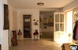 O casa in stil neoclasic. Gust, eleganta, caldura !