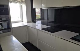 Apartament 4 camere, 135 mp, 2 bai, terasa, parcare, Complex Semiluna