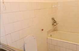 Casa de vanzare compusa din 2 apartamente, 177 mp utili