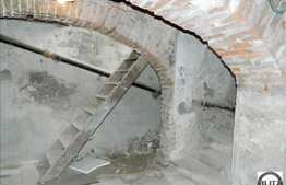 Casa de vanzare compusa din 2 apartamente, 177 mp utili