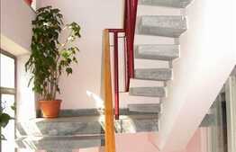 Casa individuala de vanzare situata in Gheorgheni. Zona linistita. Acces usor!