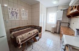 Apartament 4 camere, etaj intermediar, în Zorilor și parcare