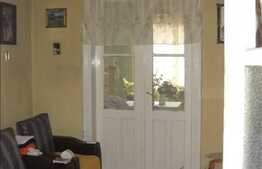 Casa de vanzare, 200 mp, cu teren de 426 mp si front la 2 strazi, zona Guia!