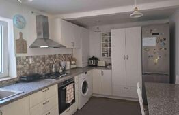 Apartament tip vilă, renovat complet, cu terasă și parcare – Baciu Regal