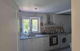 Apartament tip vilă, renovat complet, cu terasă și parcare – Baciu Regal