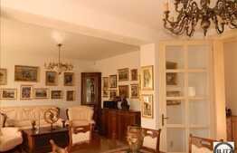 O casa in stil neoclasic. Gust, eleganta, caldura !