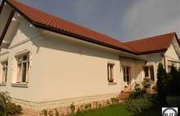 O casa in stil neoclasic. Gust, eleganta, caldura !