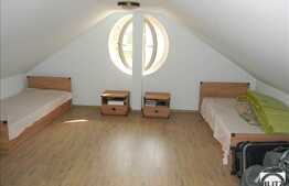 O casa in stil neoclasic. Gust, eleganta, caldura !