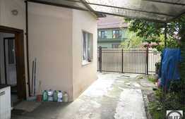 2 case la pret de 1! Zona frumoasa usor accesibila!