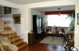 Casa de vanzare individuala cu 380 mp utili in zona centrala.