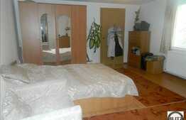 Casa de vanzare cu 5 garsoniere, fiecare cu intrare separata, cartier Gruia