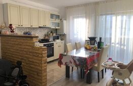 Apartament cu 2 camere, balcon inchis, parcare, expunere sudica, zona Terra