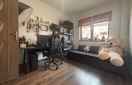 Apartament 3 camere, 57 mp, parcare, boxa, intermediar, zona Stejarului