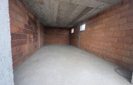 Casa premium semifinisata cu geam panoramic, garaj si teren 786mp