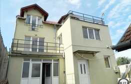 2 case de vanzare in aceeasi curte, 260 mp + 70 mp utili