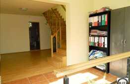 2 case de vanzare in aceeasi curte, 260 mp + 70 mp utili