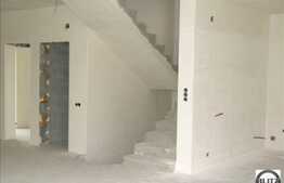 Casa de vanzare 245 mp + teren 520 mp!