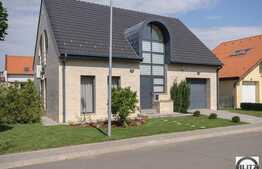 Casa highclass, in cea mai buna zona din Floresti!