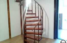 Vanzare apartament cu scara interioara in imobil tip casa