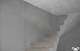 Duplex cu 160 mp, semifinisat!