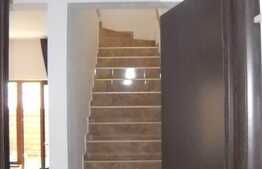 120 mp utili in zona de case!