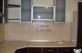 120 mp utili in zona de case!