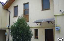 120 mp utili in zona de case!