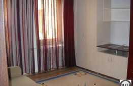 120 mp utili in zona de case!