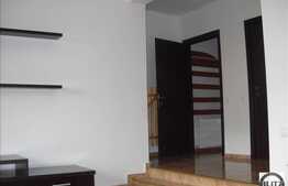 120 mp utili in zona de case!