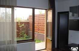 120 mp utili in zona de case!