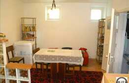 Casa de vanzare in zona centrala, 260 mp utili