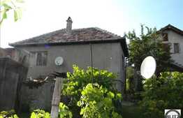 Oferta 2 case de vanzare in aceeasi curte, 100 mp + 128 mp utili