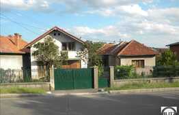 Oferta 2 case de vanzare in aceeasi curte, 100 mp + 128 mp utili