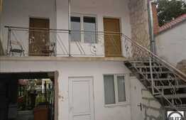 Apartament cu 2 camere decomandate, 65 mp, pe 2 nivele, in zona Centru