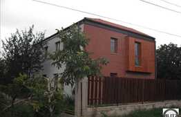 DESIGN DEOSEBIT . O CASA PERFECTA PENTRU O FAMILIE ! ZONA BUNA !