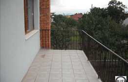 DESIGN DEOSEBIT . O CASA PERFECTA PENTRU O FAMILIE ! ZONA BUNA !