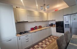 Apartament 3 camere decomandat, 2 bai, 105 mp cu balcon, Tractorul bloc nou