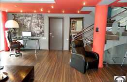 Duplex  intreg cu 450 mp utili in  zona frumoasa de case din Iris