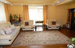 Duplex  intreg cu 450 mp utili in  zona frumoasa de case din Iris