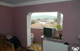 Apartament cu 3 camere, 75 mp, decomandat, cu loc de parcare