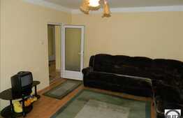 Apartament cu 3 camere, 75 mp, decomandat, cu loc de parcare