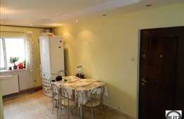 Apartament cu 3 camere, 75 mp, decomandat, cu loc de parcare