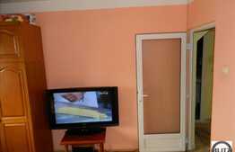 Apartament cu 3 camere, 75 mp, decomandat, cu loc de parcare